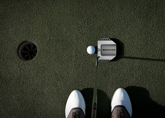 gen 1 drone putter top view on putting green